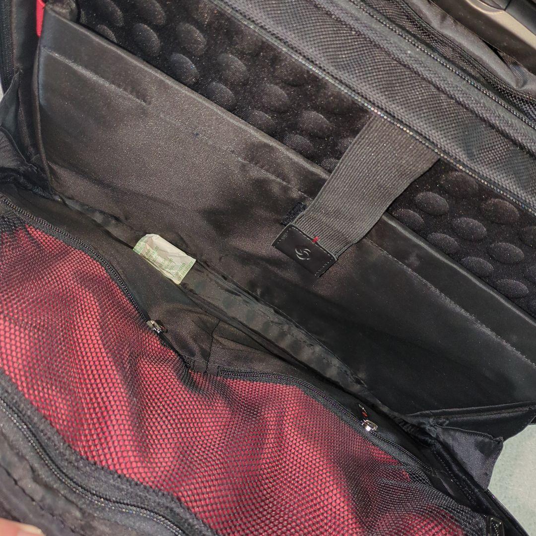 美品　Samsonite　ブラック キャリーケース 伸縮ハンドル付き