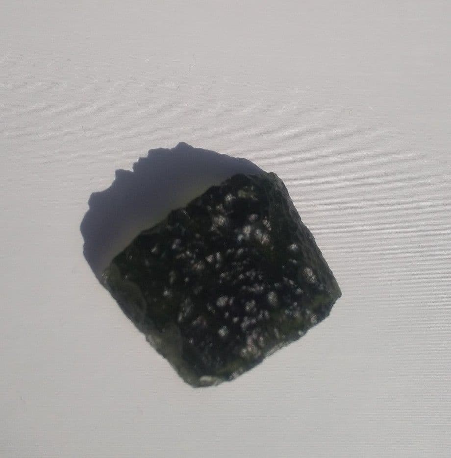 モルダバイト 原石 フロートケース、 鑑別書付き