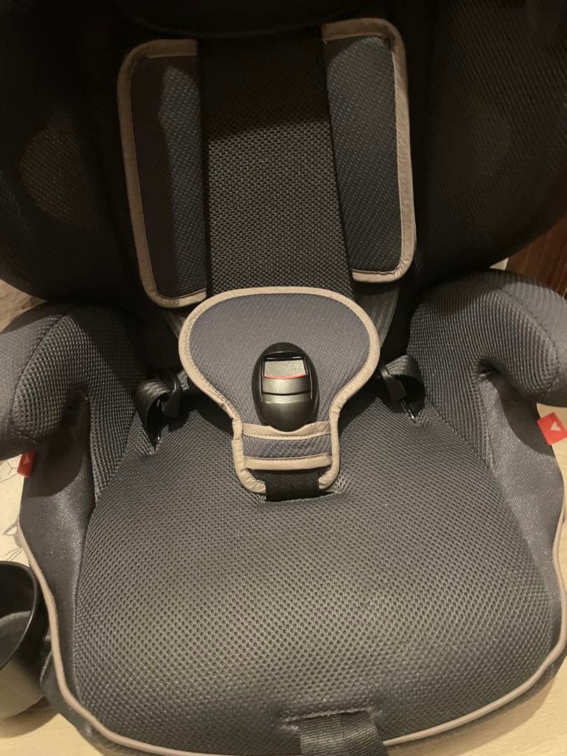 【極美品】Aprica ジュニアシート ネイビー エアグルーヴAD ネイビー