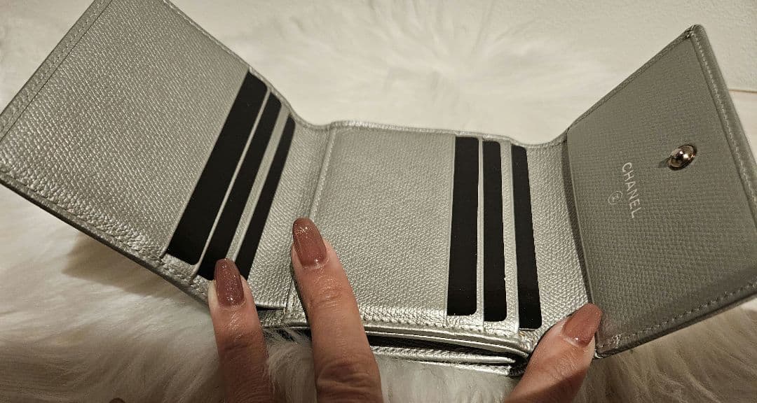 CHANEL【極美品✨希少】ココマーク三つ折り財布　Ｗホック　シルバー付属品完備