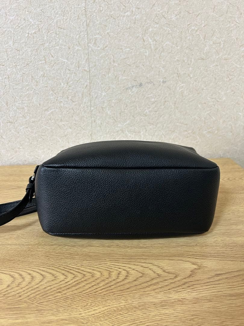 プラダ　ショルダーバッグ