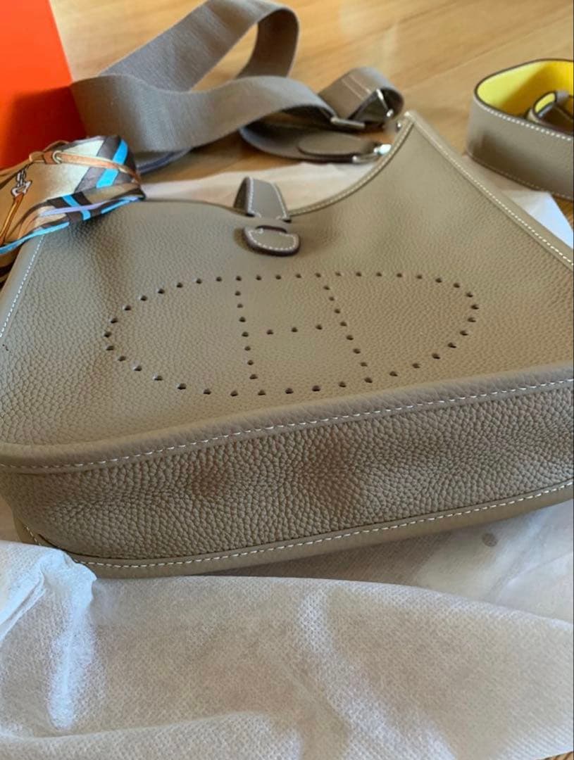 Hロゴ Hパンチング ショルダーバッグ ショルダー2本付き 最高級革