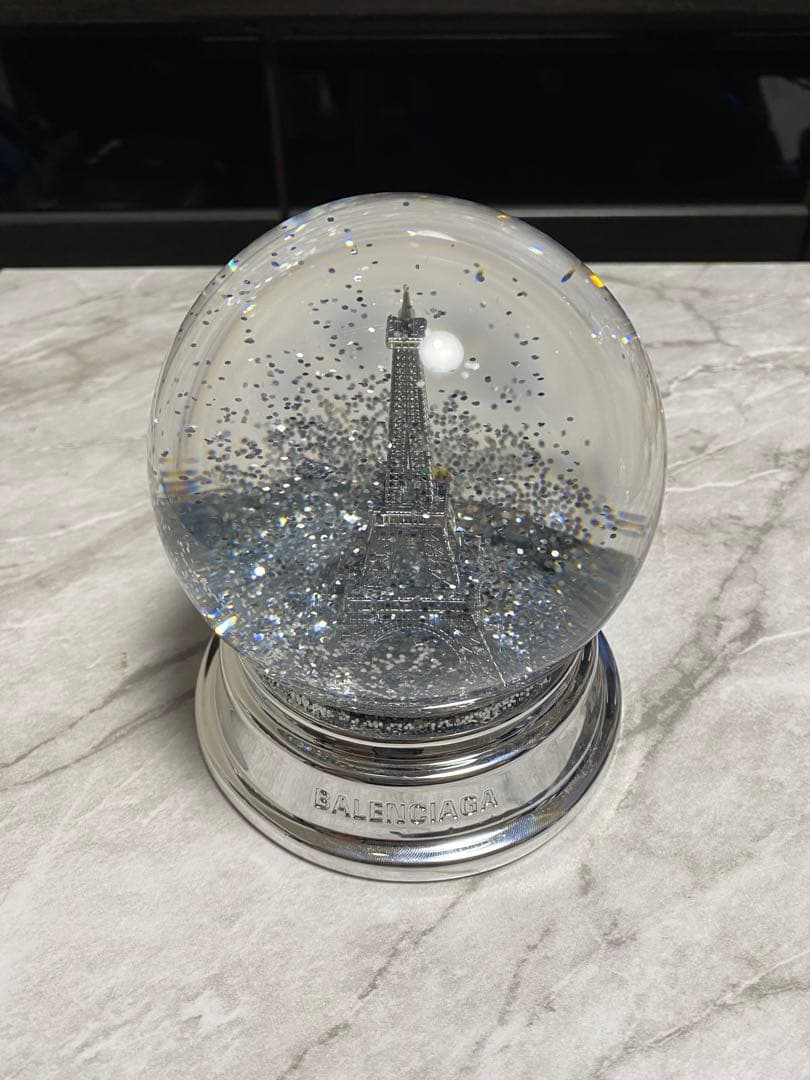 balenciaga スノードーム