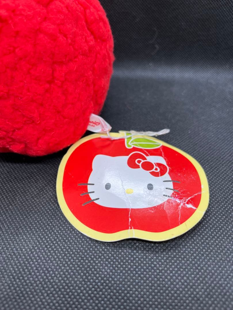 ハローキティ　丸りんごクッション　マスコット　ぬいぐるみ　レトロ
