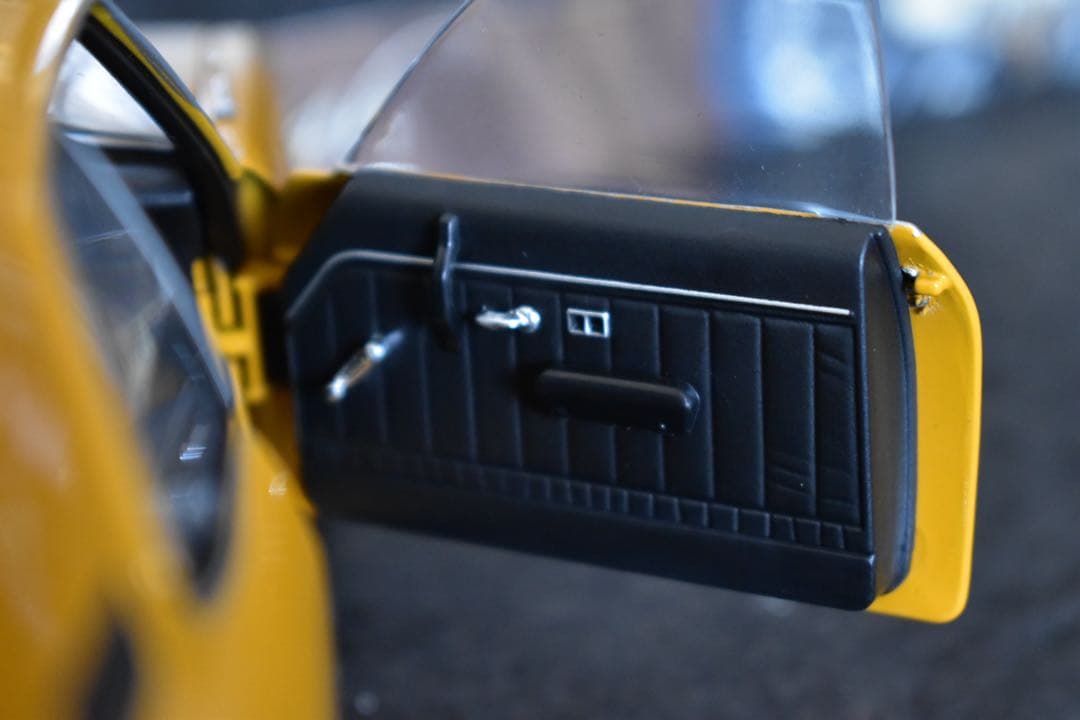 1/18 NOREV ノレブ '71 オペル マンタ フルディティール ミニカー