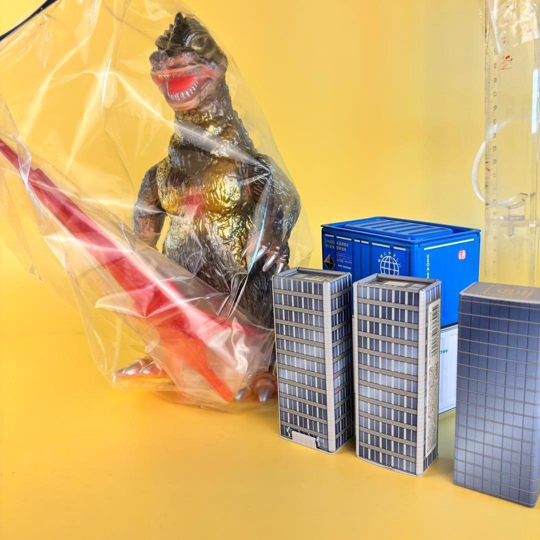 ブルマァク ゴジラ 50 ガンメタ 東京タワー と ブルマァク アクリル板付