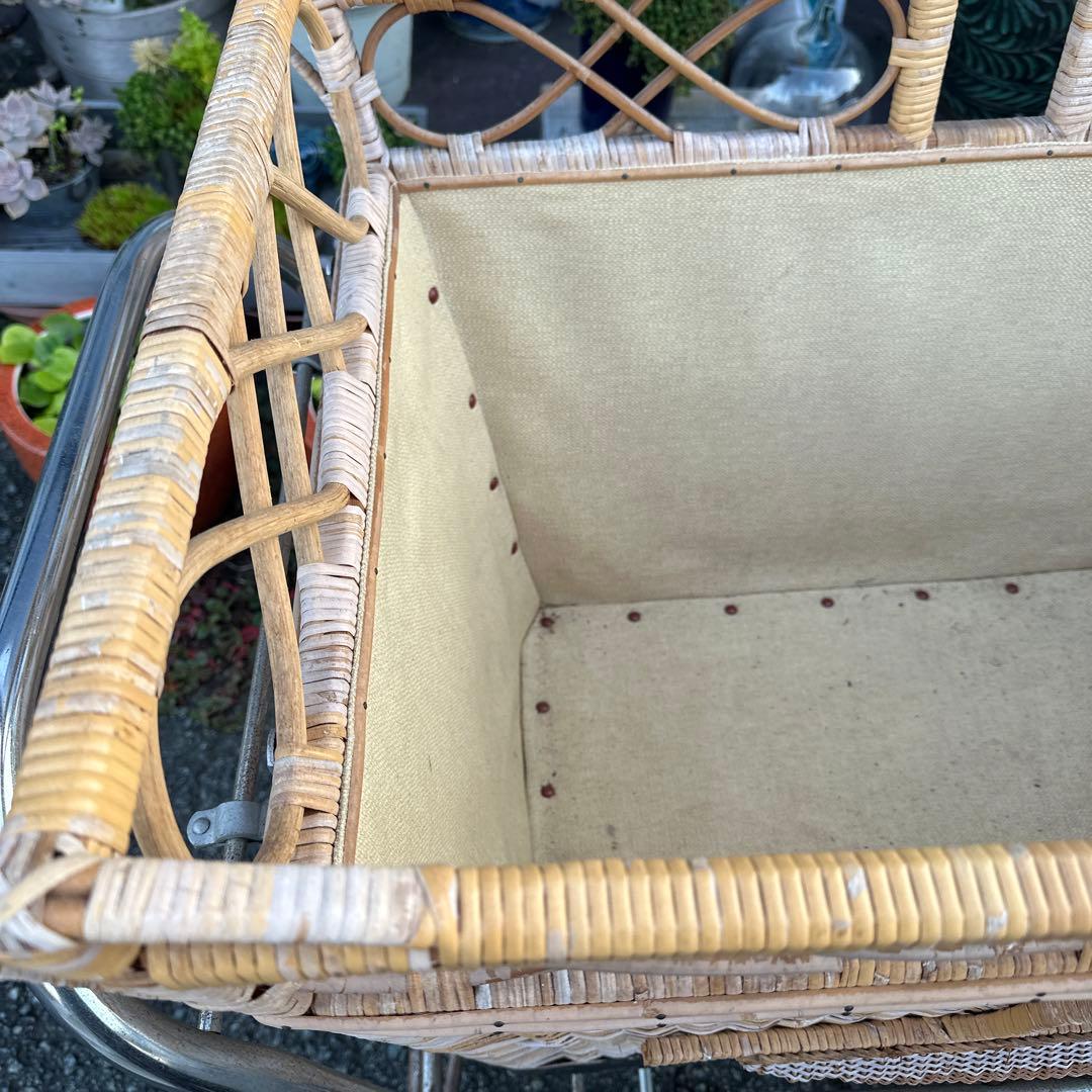 アンティーク　乳母車　とても可愛いホロ付き　ガーデンに！ペットに！