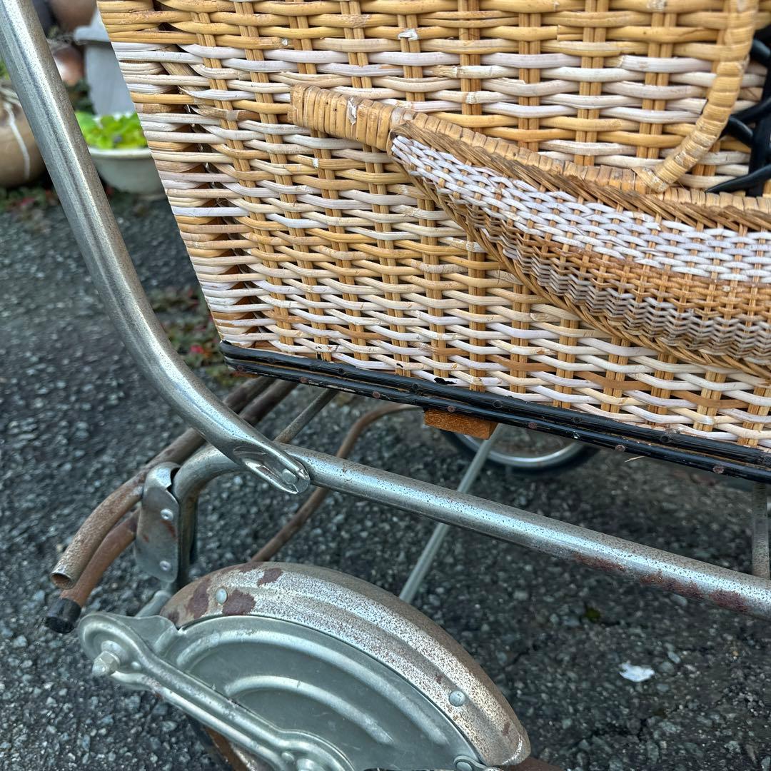 アンティーク　乳母車　とても可愛いホロ付き　ガーデンに！ペットに！