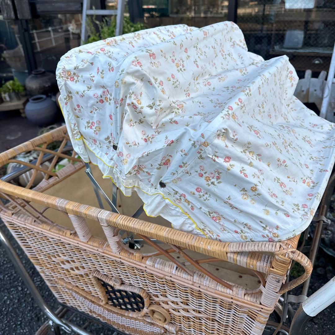 アンティーク　乳母車　とても可愛いホロ付き　ガーデンに！ペットに！