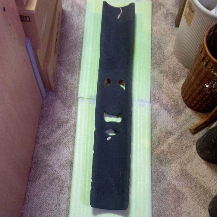 インドネシア製　壁掛け木彫　オブジェ　木製　木彫り　雑貨　インテリア　魔除け