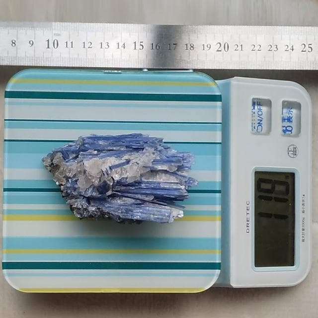 118g　母岩付き　カイヤナイト　鉱物標本　美品