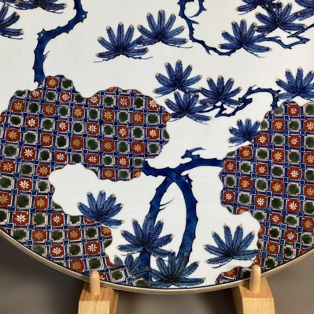 【源右衛門】古伊万里の伝統　日本の名窯　舘林源右衛門作　染錦亀甲松絵　超特大皿