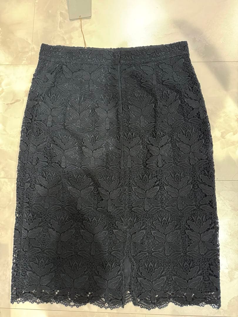 【新品未使用】EMILIO PUCCI レース スカート　黒 ひざ丈