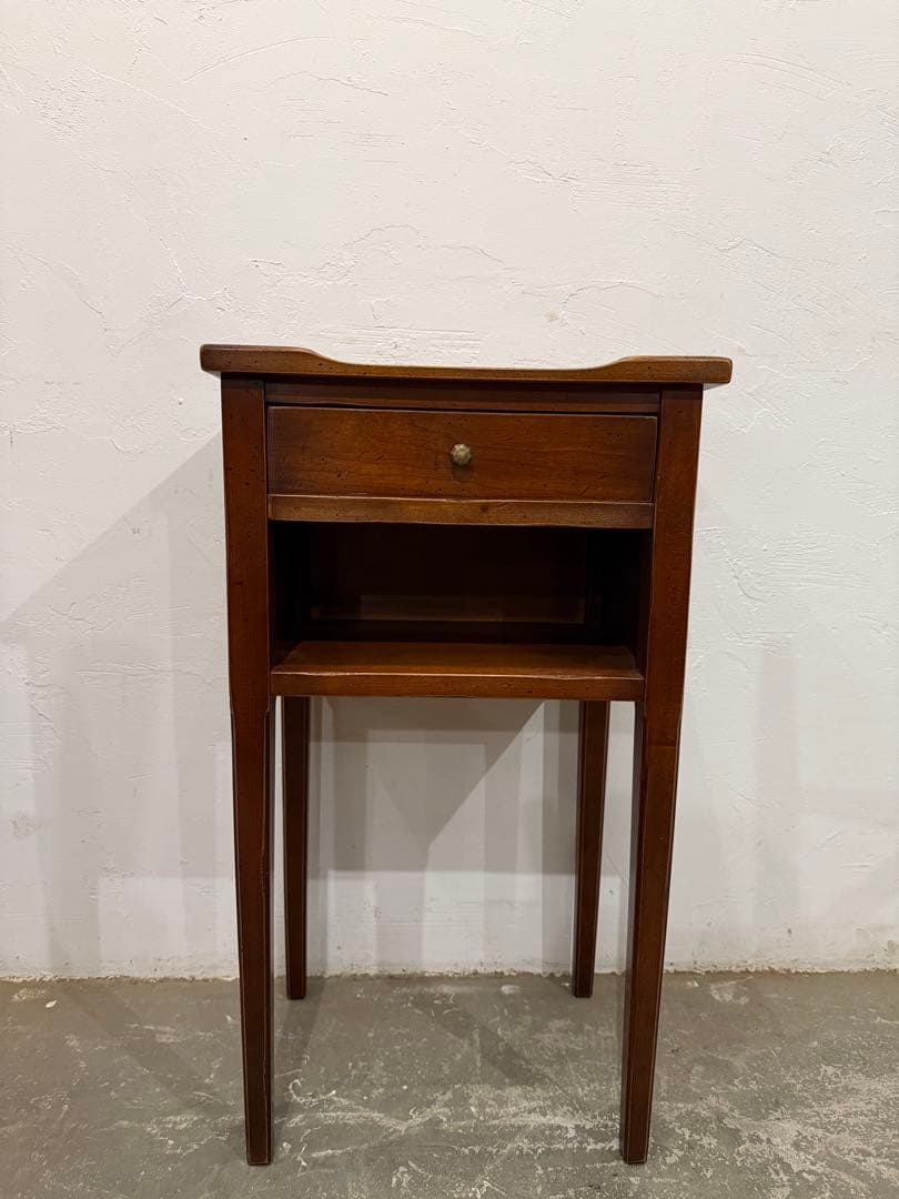 フランス　木製サイドテーブル　ベッドサイドテーブル