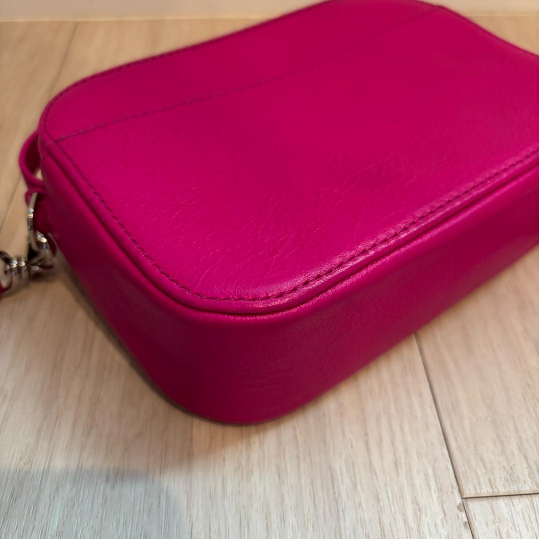バレンシアガ　エブリデイ　カメラバッグXS　2WAY　ショルダーバッグ　ピンク