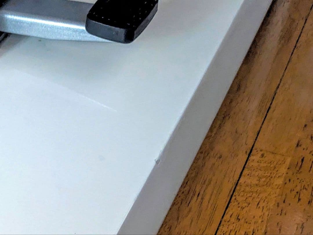 ニトリ！高さ調整可能なホワイトダイニングテーブル鏡面