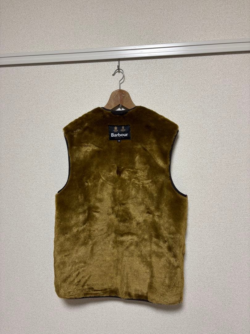 Barbour フロントジップ ファー ライナー ベスト　38