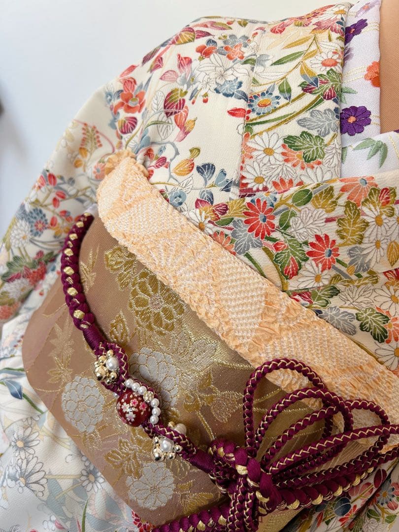 新品　しつけ糸付き　正絹振袖フルセット　古典柄華やかな花柄振袖 成人式