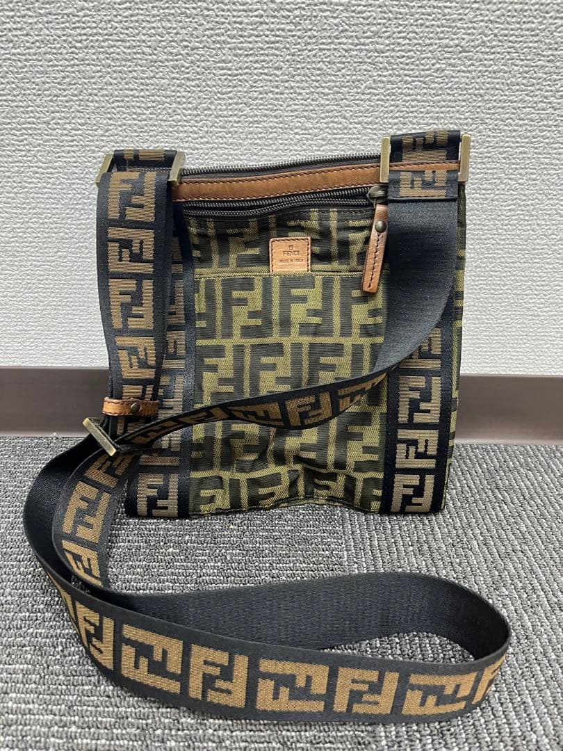 Fendi ショルダーバッグ ロゴプリント