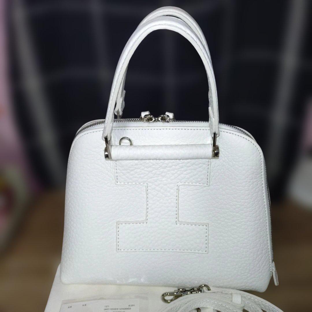 【極美品】IACUCCI ギブリ S　ハンドバッグ 希少カラー　ホワイト