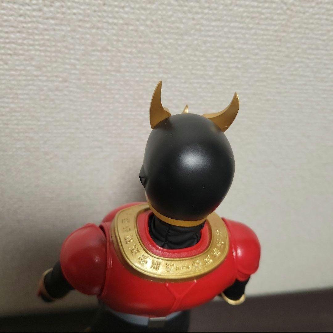 リアルアクションヒーローズ　仮面ライダークウガ　フィギュア　rah
