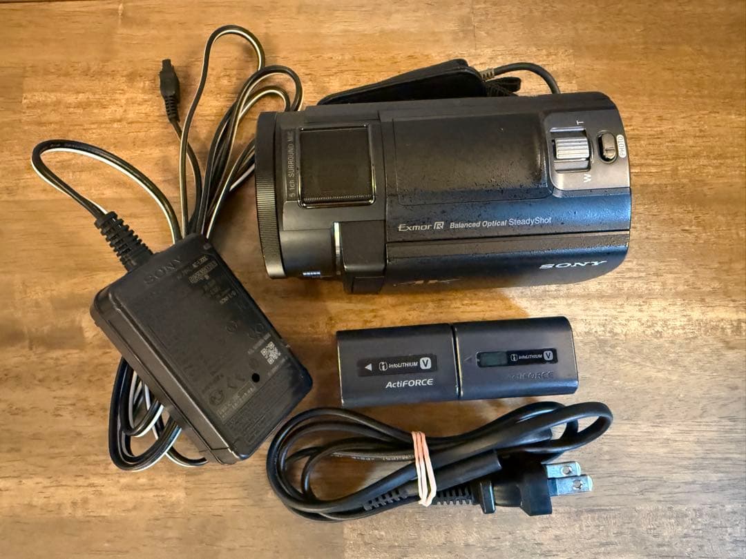 大*一様 SONY FDR-AX30 ソニー4K ハンディカム　バッテリー2個付