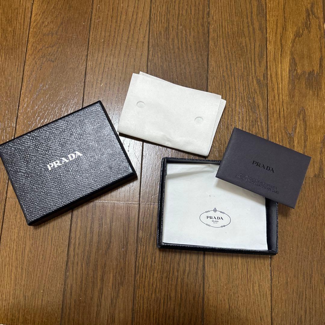 PRADA エピレザー ブラック ケース