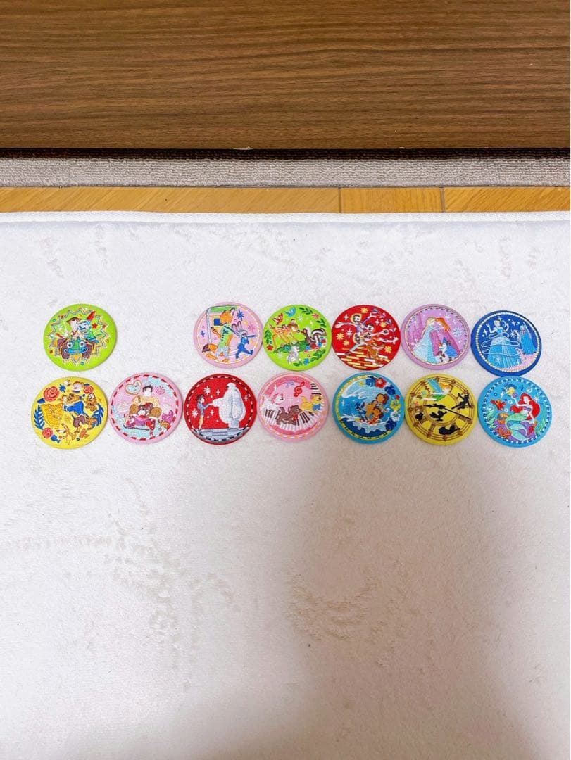 新品未使用　ディズニー　刺繍缶バッジ　ビスケット　セミコンプリートセット　13点