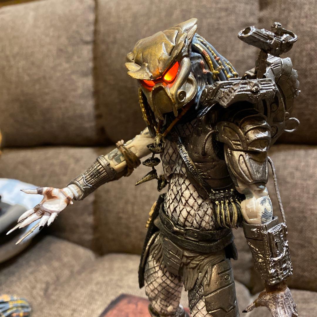 最終価格　美品レア　NECA アルティメットエルダープレデター7インチ　開封済み