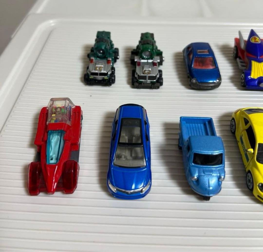 トミカのミニカーのセット