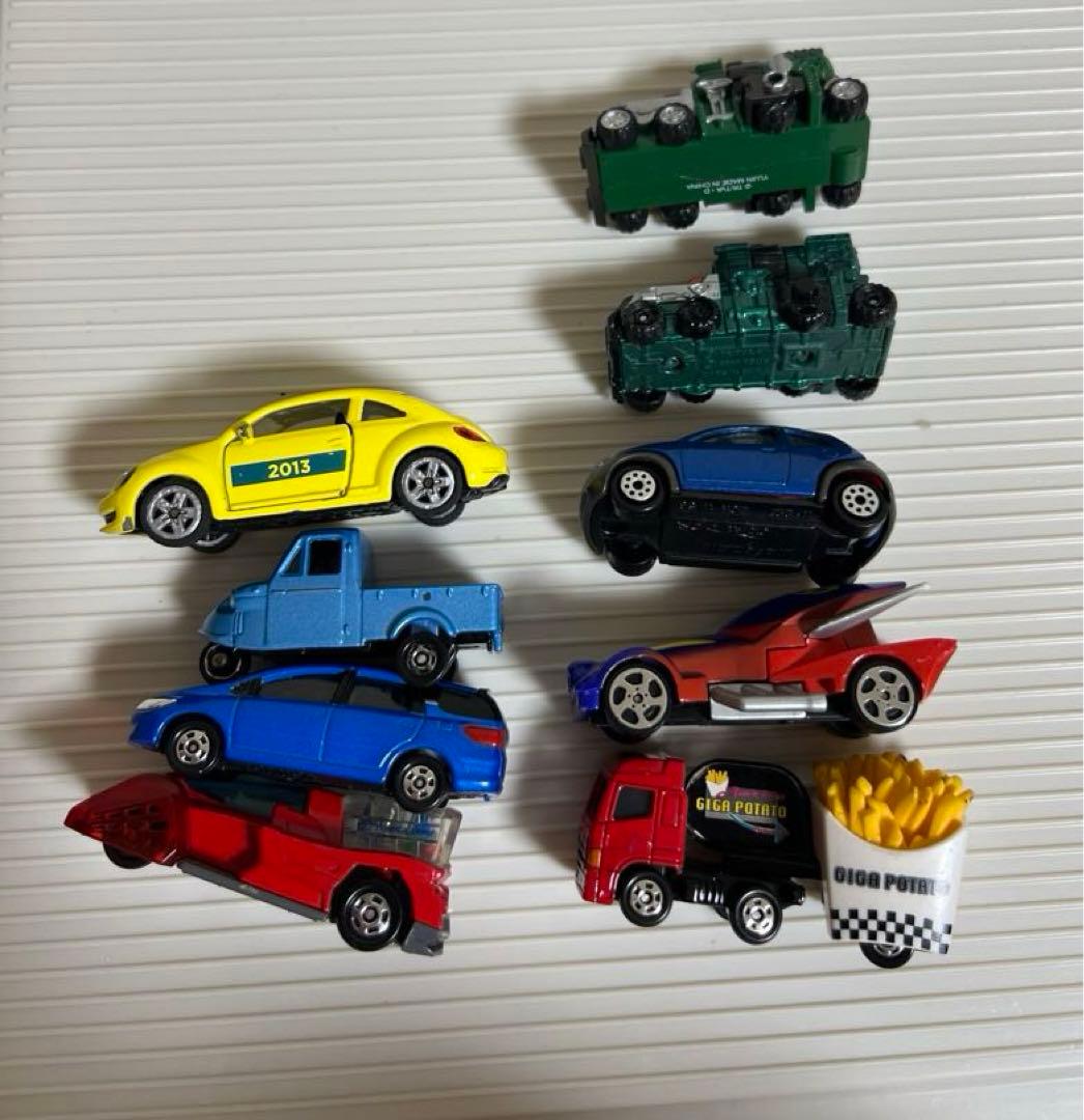 トミカのミニカーのセット