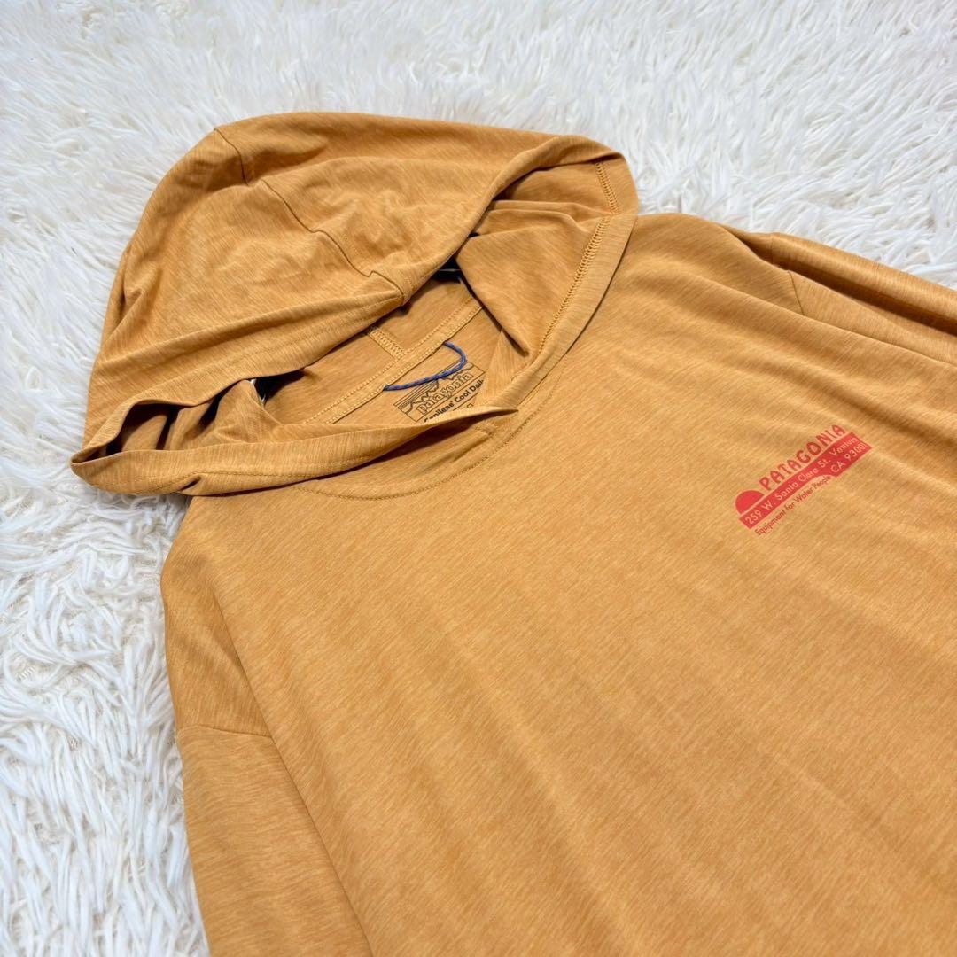 y8439 美品✨パタゴニア 薄手パーカー キャプリーン グラフィック フーディ