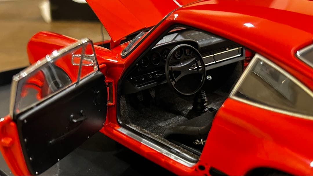 1/18 オートアート ポルシェ 911 カレラ RS 2.7 1973