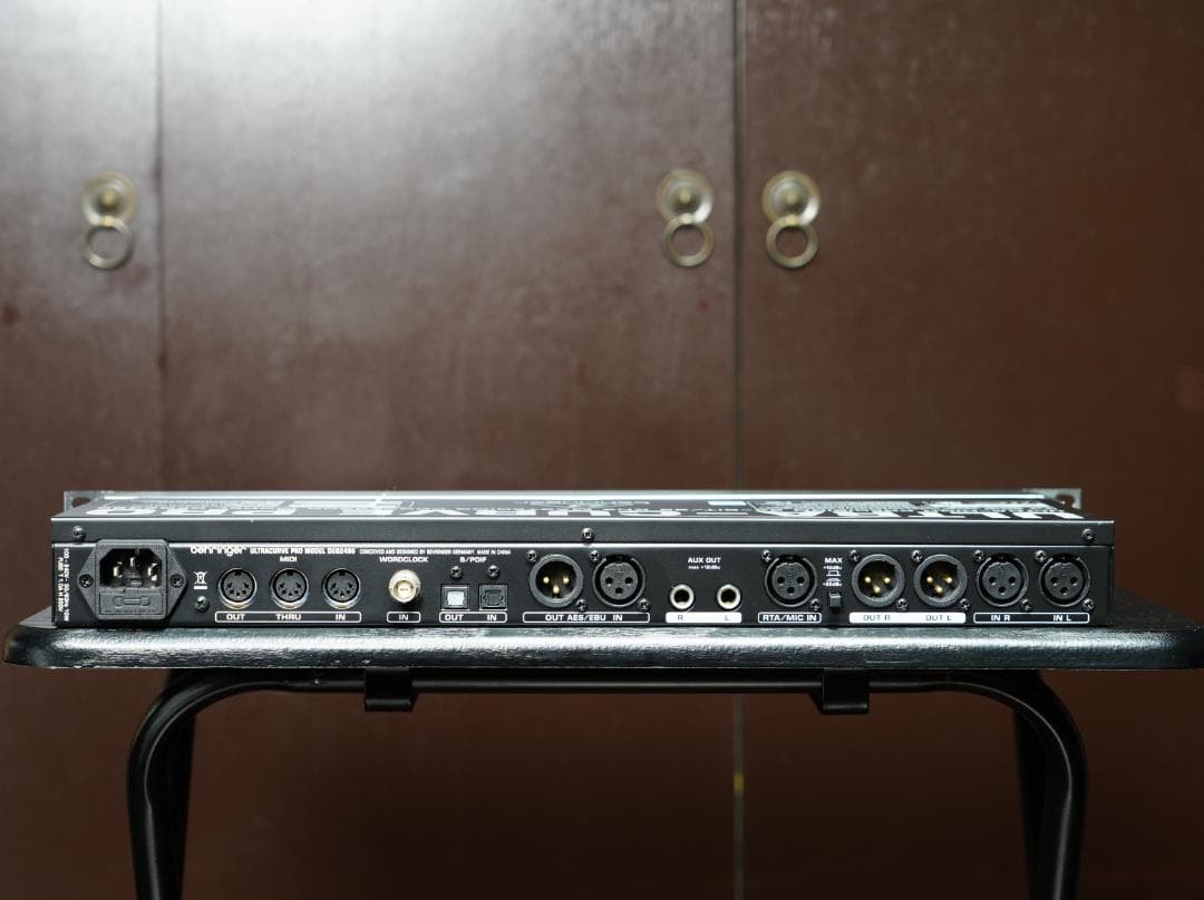 べリンガーULTRACURVE PRO 　DEQ2496マイク付き