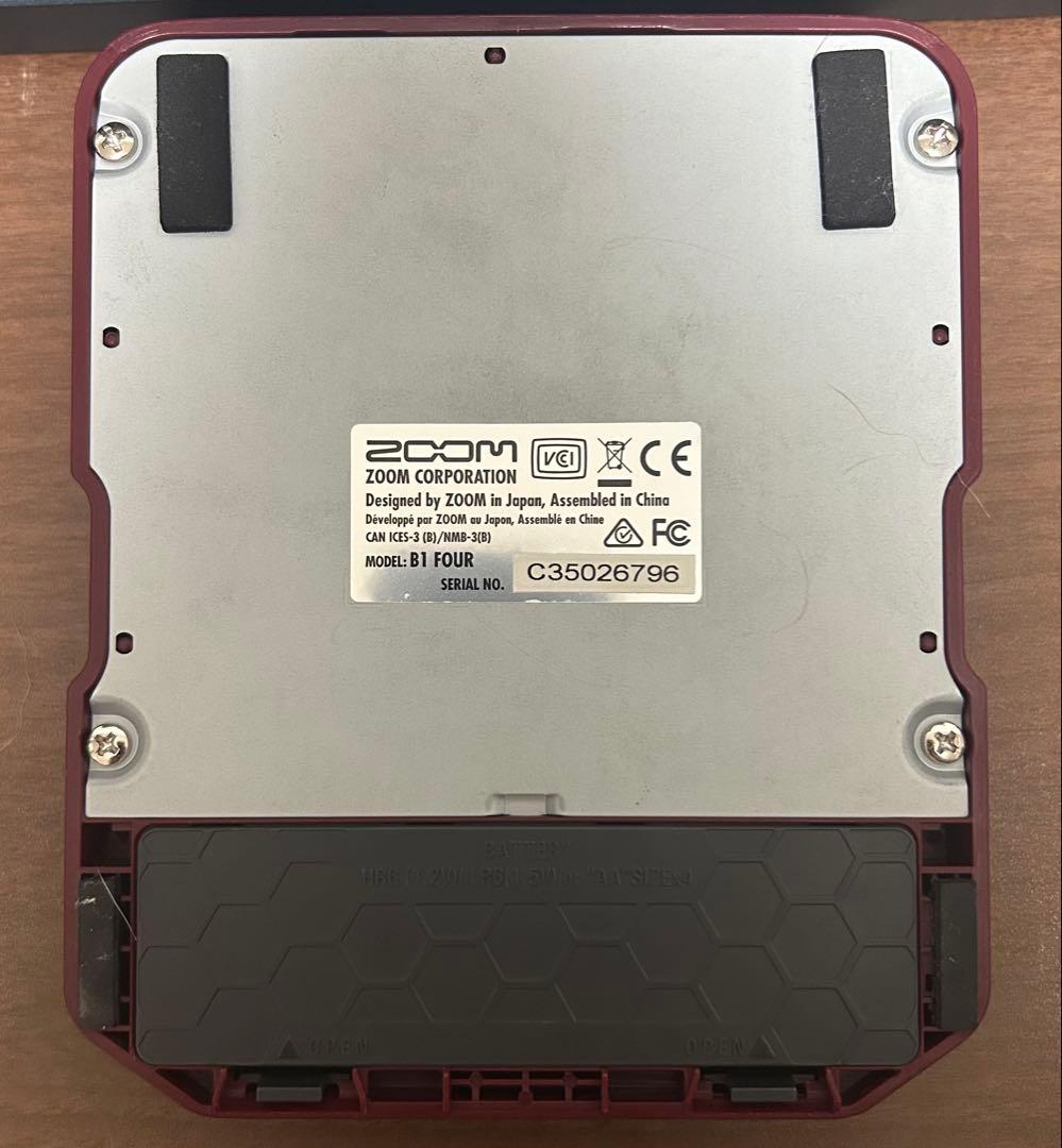 ZOOM B1 FOUR マルチエフェクター