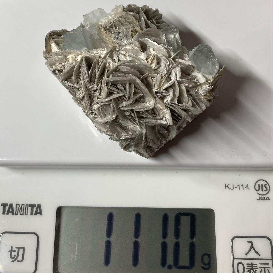 100ｇ超　アクアマリン　モスコバイト　共生鉱　クラスター　スカルドゥ　ナガール