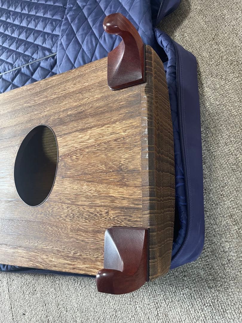 十七絃筝 紅木巻き、専用ケース付き，十七弦柱（大），十七絃猫足，ハンドル