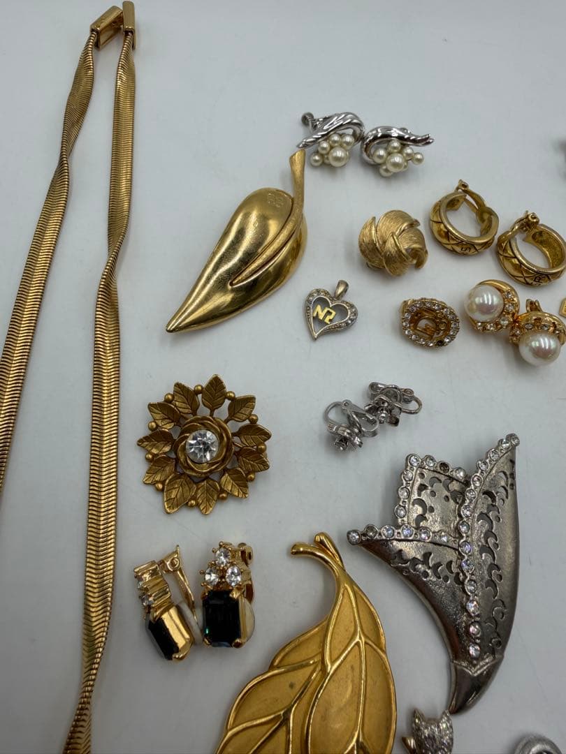 ブランド　アクセサリー　まとめ売り　ジバンシー　ニナリッチ　DIOR など