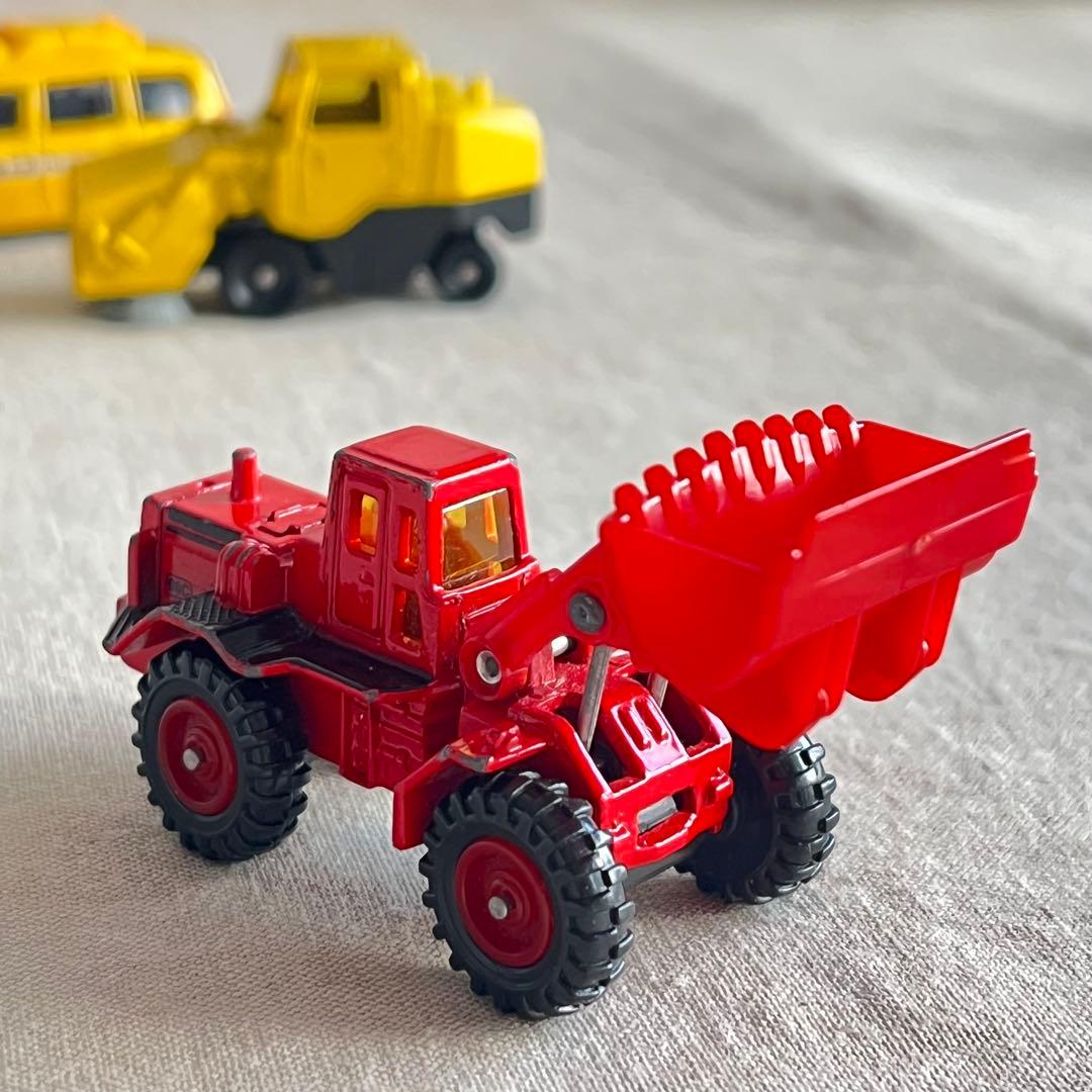 トミカ　働く車　6台セット　工事現場　道路整備　建設車両