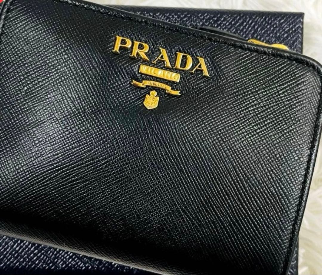 PRADA 二つ折り財布 ラウンドファスナー 黒