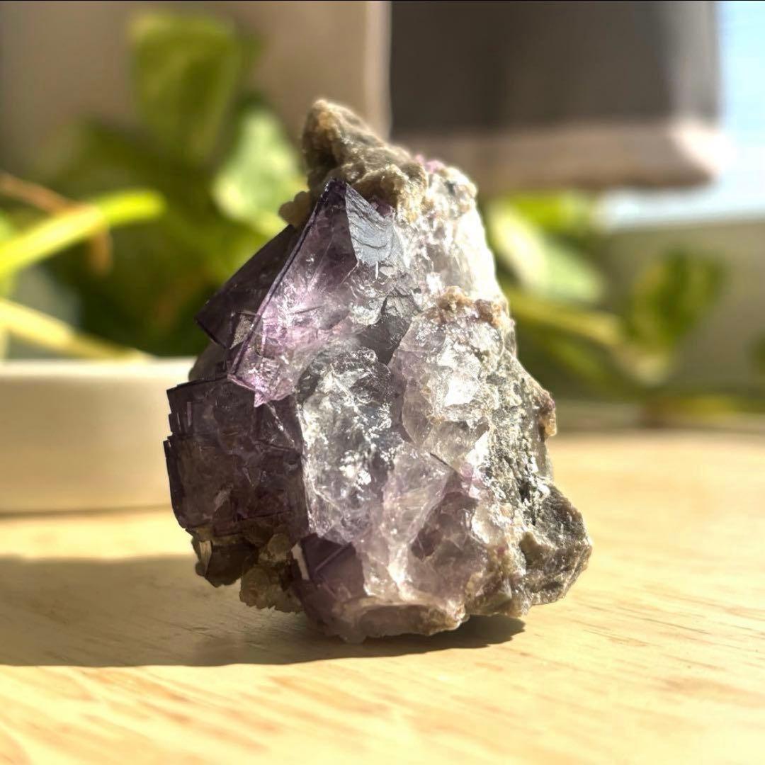 中国　ヤオガンシャン産　ブルー　パープル　フローライト　原石　鉱物標本