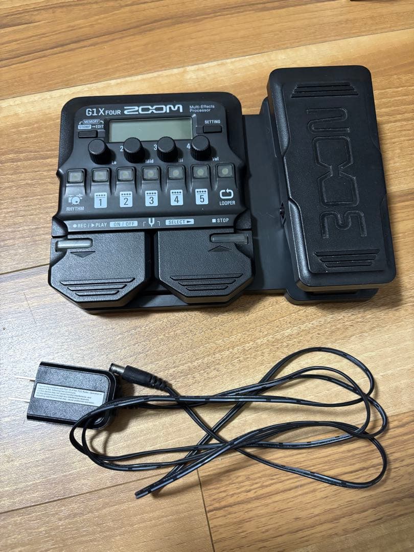 Zoom G1X FOUR ギターエフェクター