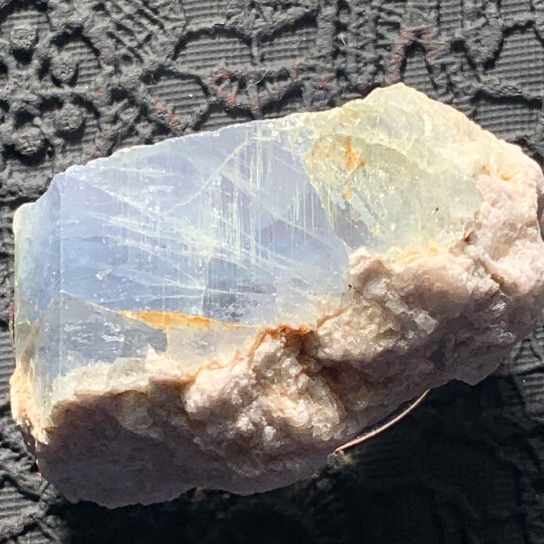 特大ブルーベリル結晶標本c