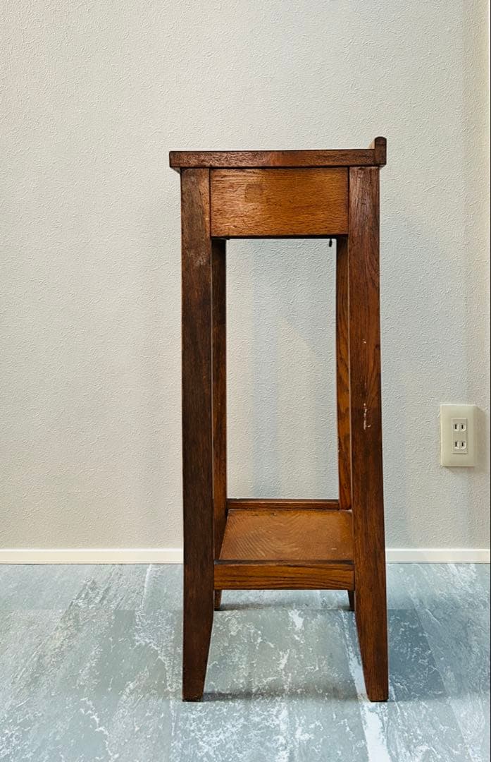 【ヴィンテージ感漂う】木製サイドテーブル｜引き出し付き｜USA風インテリア