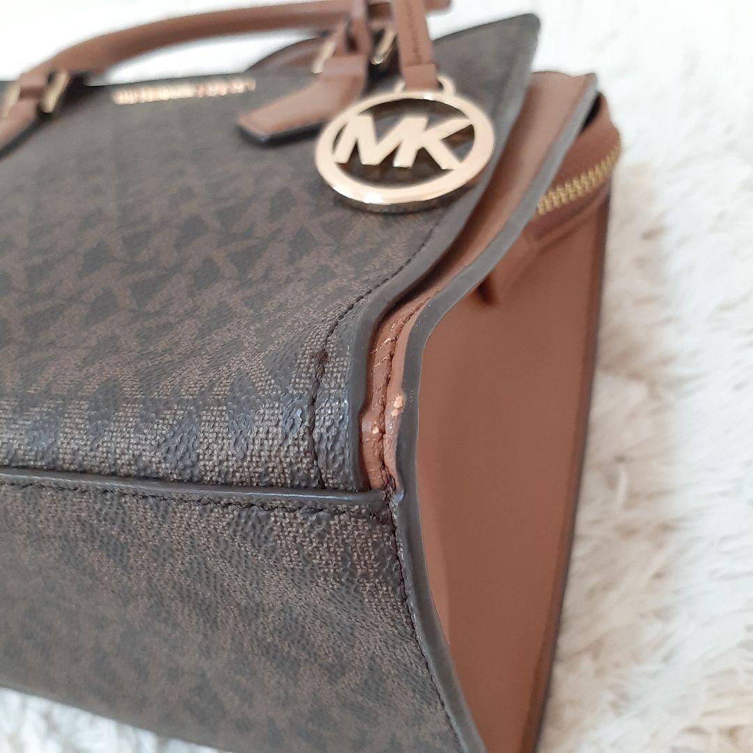 MICHAEL KORS　マイケルコース　ハンドバッグ　チャーム付き　ブラウン
