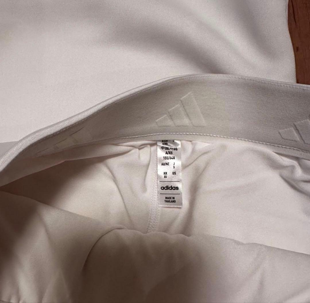 ダンボールニット　セットアップ　ホワイト　アディダス　　フード付き　長袖　秋冬