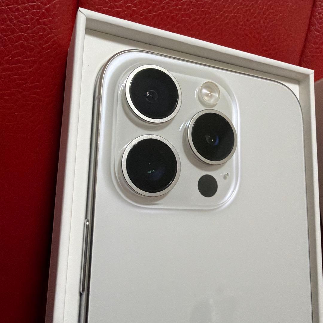 Apple iPhone 15 Pro 512GB ホワイトチタニウム