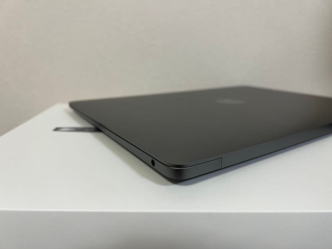 【美品】MacBook Air M1 16GB ,1TBスペースグレイ