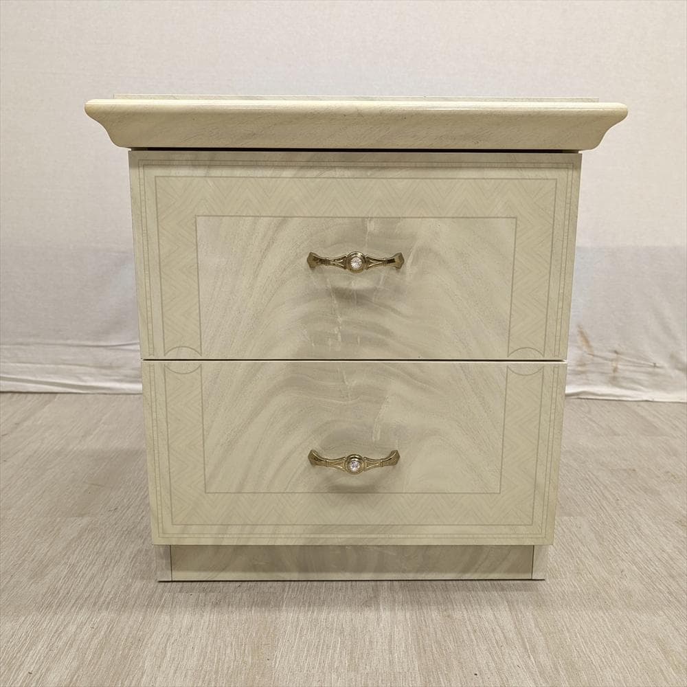 美品　リビングチェスト　サイドチェスト　ナイトテーブル　チェスト　タンス　引出し