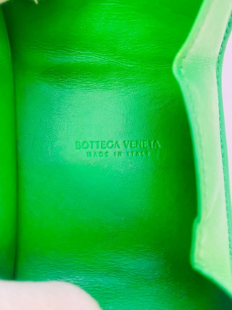 美品　ボッテガヴェネタ　折り畳みパース　小銭入れ　パラキート